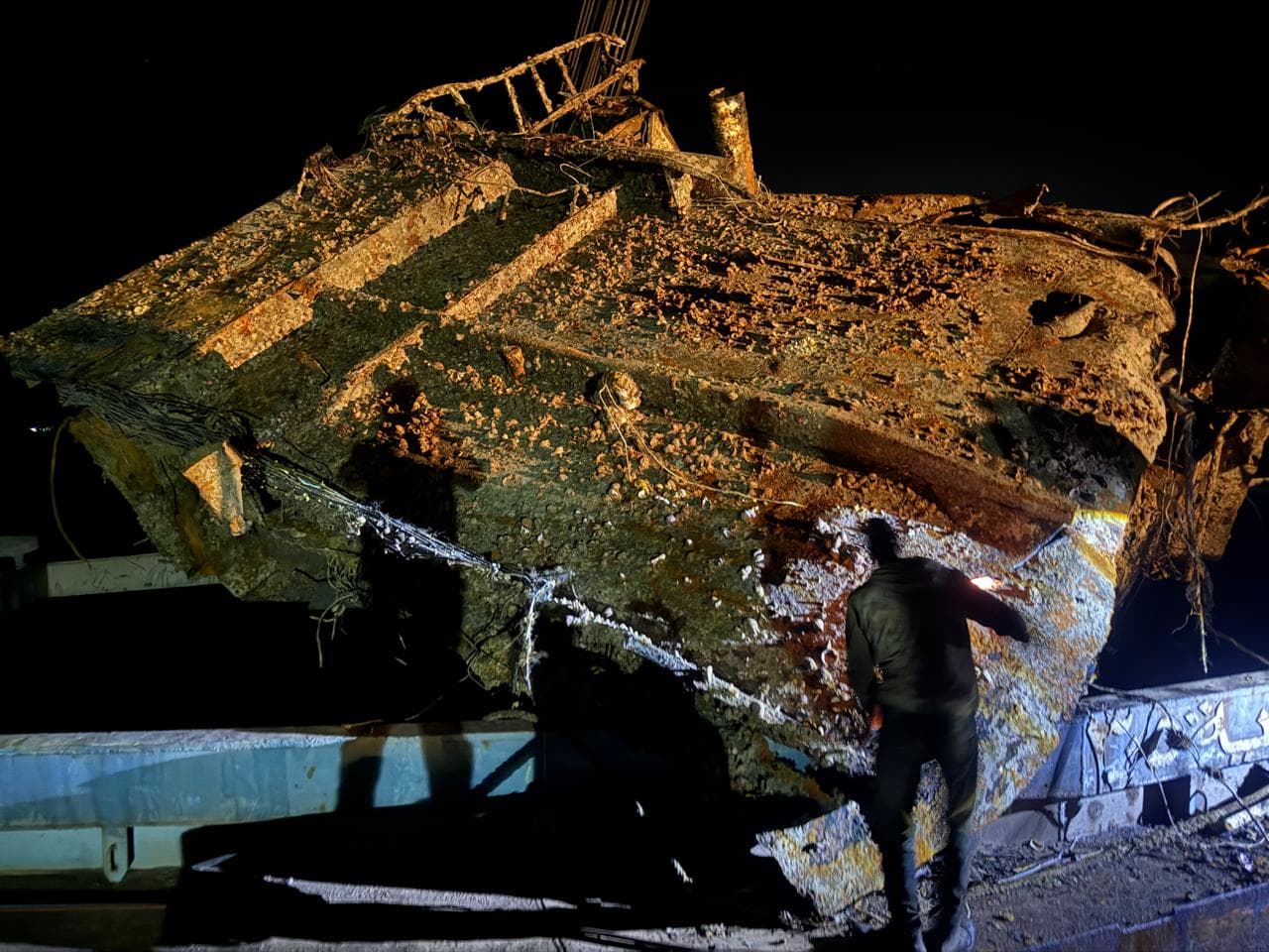 Arwi vessel recovery operation at Ras Sedr